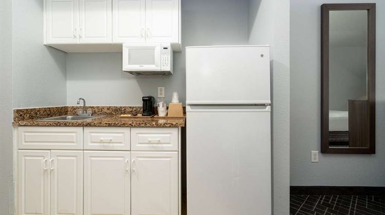 Baymont Inn & Suites Augusta Riverwatch Room