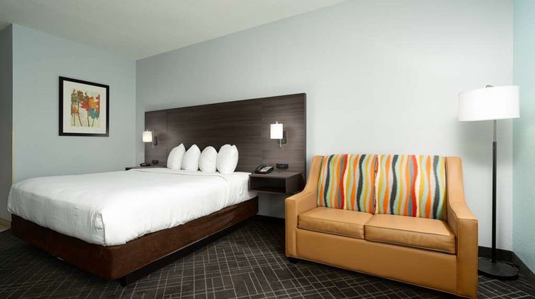 Baymont Inn & Suites Augusta Riverwatch Room