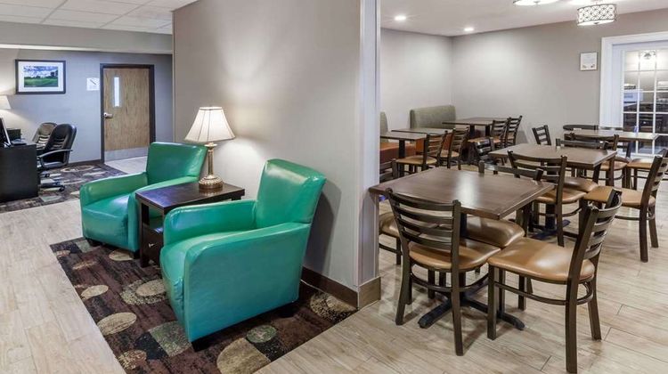 Baymont Inn & Suites Gaylord Lobby