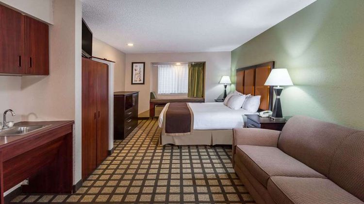 Baymont Inn & Suites Gaylord Room