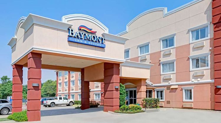 Baymont Inn & Suites Dallas/ Love Field Exterior