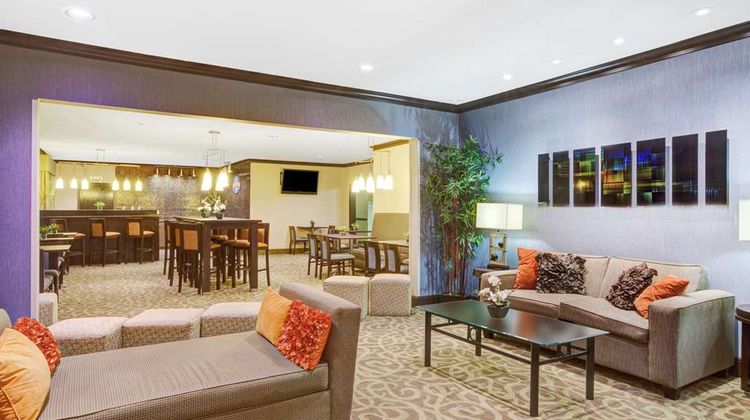Baymont Inn & Suites Dallas/ Love Field Lobby