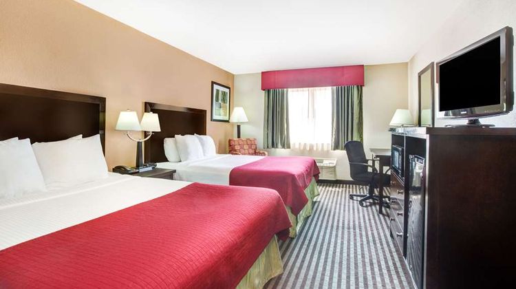 Baymont Inn & Suites Dallas/ Love Field Room