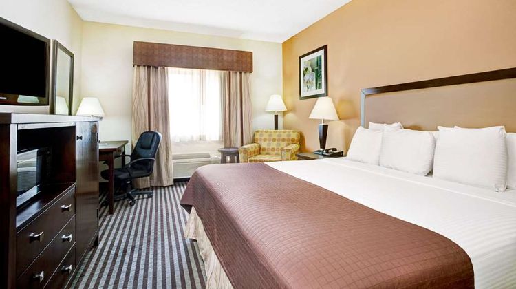 Baymont Inn & Suites Dallas/ Love Field Room