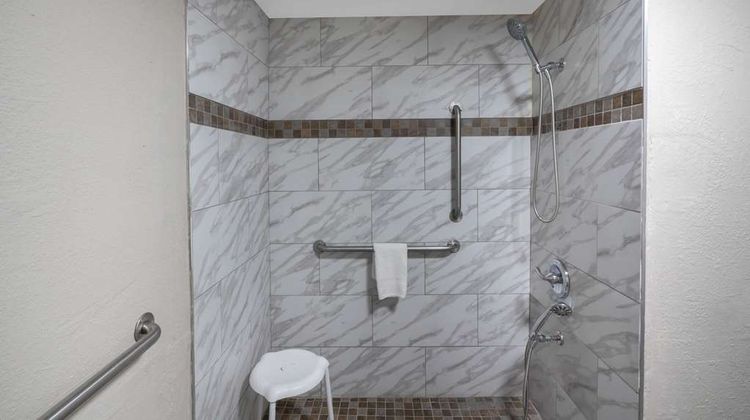 Baymont Inn & Suites Murfreesboro Room