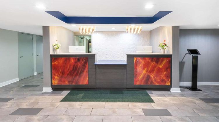 Baymont Inn & Suites Murfreesboro Lobby