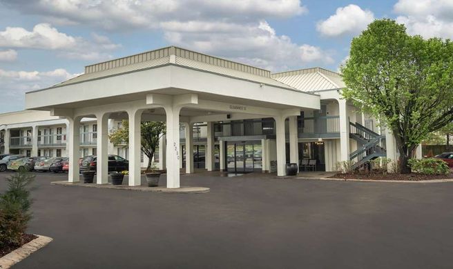 Baymont Inn & Suites Murfreesboro Exterior