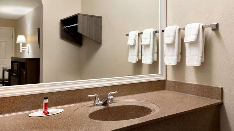 <b>Super 8 Lake Charles Northeast Room</b>. Images powered by <a href="https://iceportal.shijigroup.com/" title="IcePortal" target="_blank">IcePortal</a>.