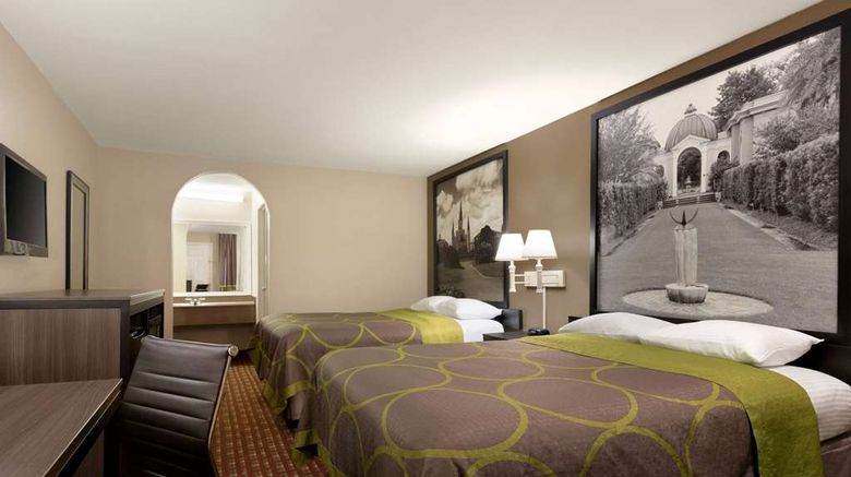 <b>Super 8 Lake Charles Northeast Room</b>. Images powered by <a href="https://iceportal.shijigroup.com/" title="IcePortal" target="_blank">IcePortal</a>.