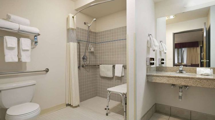 Baymont Inn & Suites Seattle/Kirkland WA Room