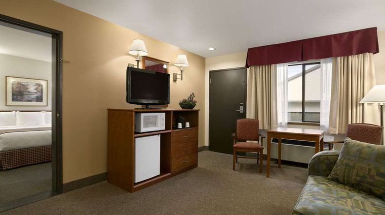 <b>Baymont Inn & Suites Seattle/Kirkland WA Suite</b>. Images powered by <a href="https://iceportal.shijigroup.com/" title="IcePortal" target="_blank">IcePortal</a>.