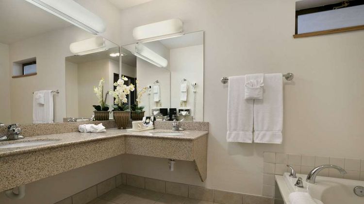 Baymont Inn & Suites Seattle/Kirkland WA Suite
