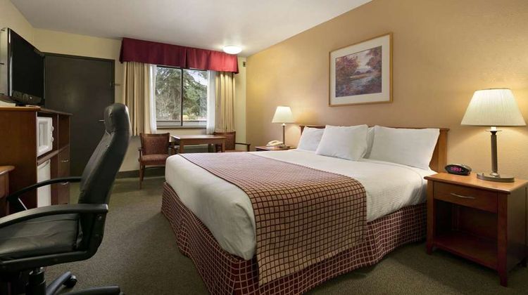 Baymont Inn & Suites Seattle/Kirkland WA Room