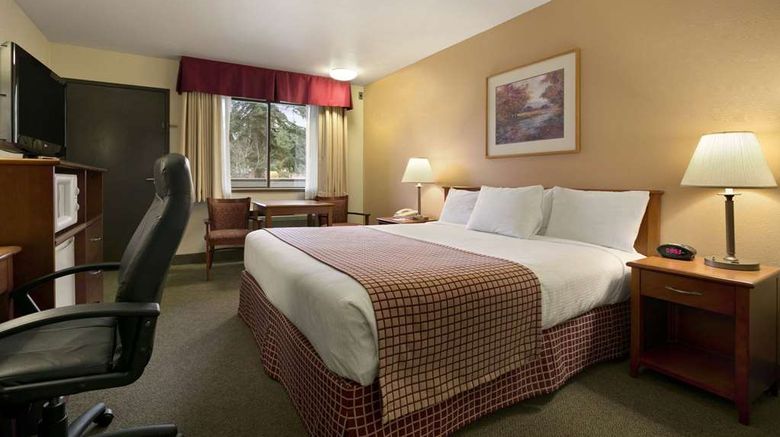 <b>Baymont Inn & Suites Seattle/Kirkland WA Room</b>. Images powered by <a href="https://iceportal.shijigroup.com/" title="IcePortal" target="_blank">IcePortal</a>.