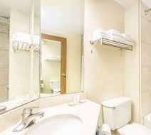 Baymont by Wyndham Cincinnati Room