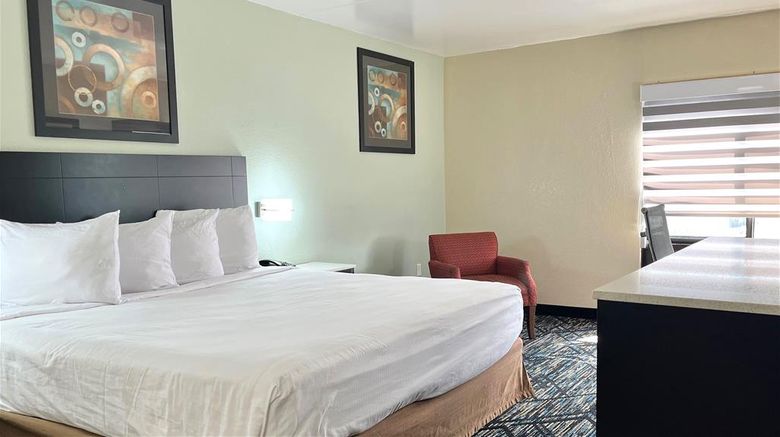 <b>Baymont by Wyndham Cincinnati Room</b>. Images powered by <a href="https://iceportal.shijigroup.com/" title="IcePortal" target="_blank">IcePortal</a>.