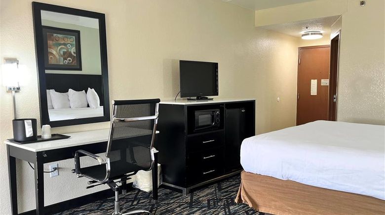 <b>Baymont by Wyndham Cincinnati Room</b>. Images powered by <a href="https://iceportal.shijigroup.com/" title="IcePortal" target="_blank">IcePortal</a>.
