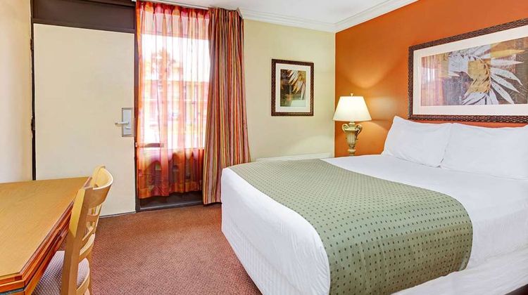Days Inn Kissimmee West Room