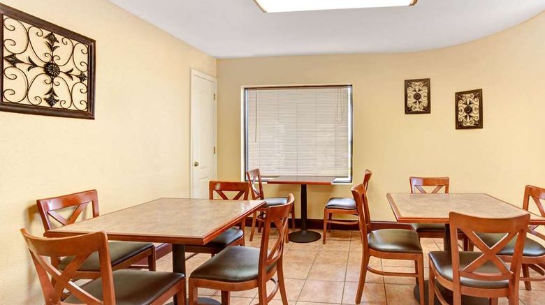 <b>Days Inn Kissimmee West Lobby</b>. Images powered by <a href="https://iceportal.shijigroup.com/" title="IcePortal" target="_blank">IcePortal</a>.