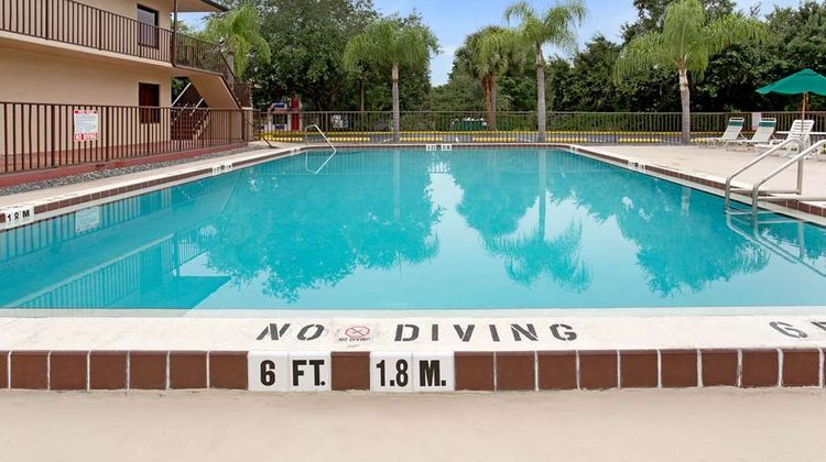 Days Inn Kissimmee West Pool