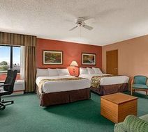 Baymont Inn & Suites Sullivan Room
