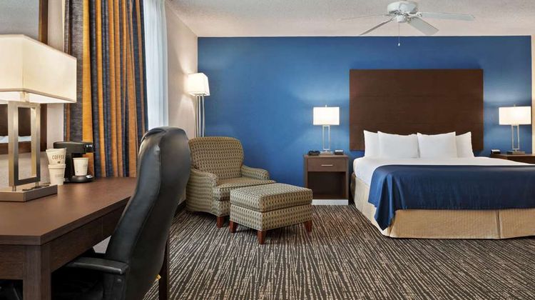Baymont Inn & Suites Washington Room