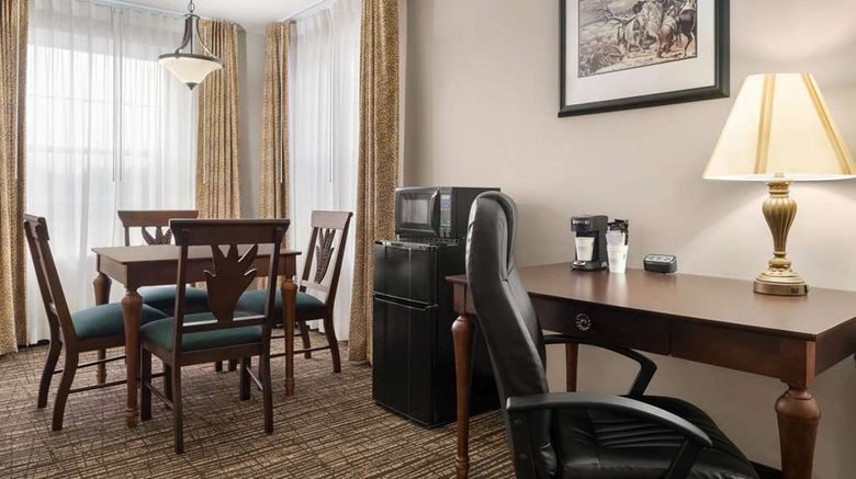 <b>Baymont Inn & Suites Washington Suite</b>. Images powered by <a href="https://iceportal.shijigroup.com/" title="IcePortal" target="_blank">IcePortal</a>.
