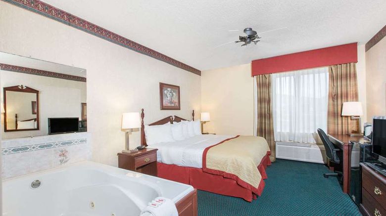 <b>Baymont Inn & Suites Jonesboro Room</b>. Images powered by <a href="https://iceportal.shijigroup.com/" title="IcePortal" target="_blank">IcePortal</a>.