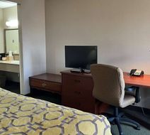 Baymont Inn & Suites Corydon Room