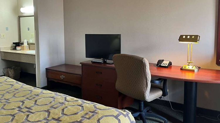 Baymont Inn & Suites Corydon Room