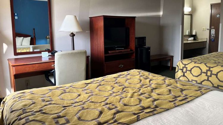 Baymont Inn & Suites Corydon Room