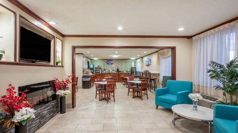 <b>Baymont Inn & Suites Grand Rapids Arpt Lobby</b>. Images powered by <a href="https://iceportal.shijigroup.com/" title="IcePortal" target="_blank">IcePortal</a>.