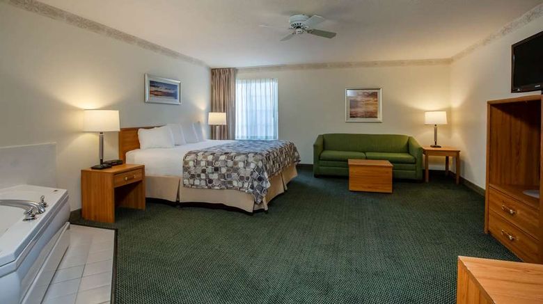 <b>Baymont Inn & Suites Mackinaw City Room</b>. Images powered by <a href="https://iceportal.shijigroup.com/" title="IcePortal" target="_blank">IcePortal</a>.