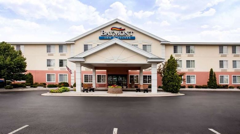 <b>Baymont Inn & Suites Mackinaw City Exterior</b>. Images powered by <a href="https://iceportal.shijigroup.com/" title="IcePortal" target="_blank">IcePortal</a>.