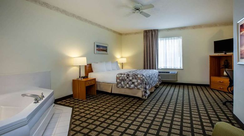 <b>Baymont Inn & Suites Mackinaw City Suite</b>. Images powered by <a href="https://iceportal.shijigroup.com/" title="IcePortal" target="_blank">IcePortal</a>.