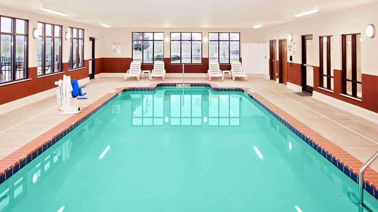 <b>Baymont Inn & Suites St. Joseph Pool</b>. Images powered by <a href="https://iceportal.shijigroup.com/" title="IcePortal" target="_blank">IcePortal</a>.