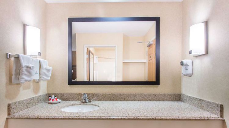 Baymont Inn & Suites Plymouth Room