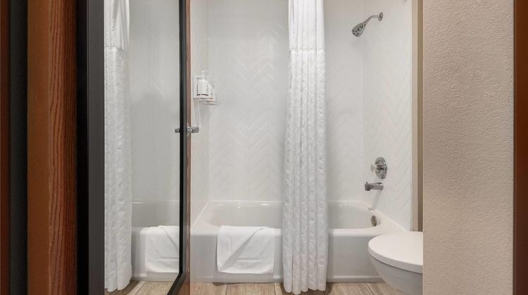Baymont Inn & Suites Rockford Room