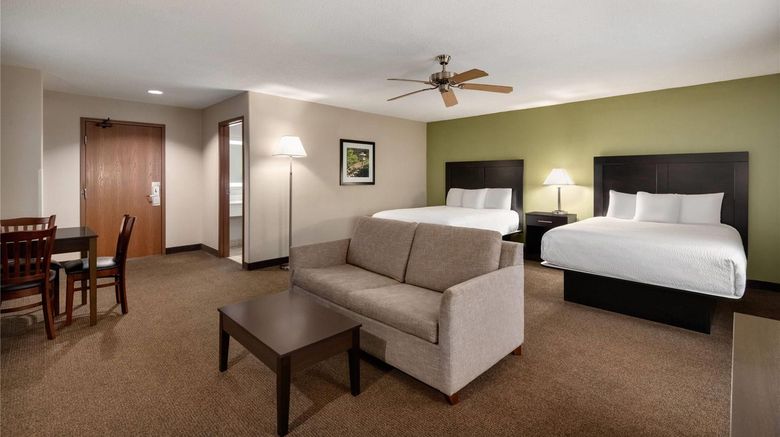 <b>Baymont Inn & Suites Rockford Room</b>. Images powered by <a href="https://iceportal.shijigroup.com/" title="IcePortal" target="_blank">IcePortal</a>.