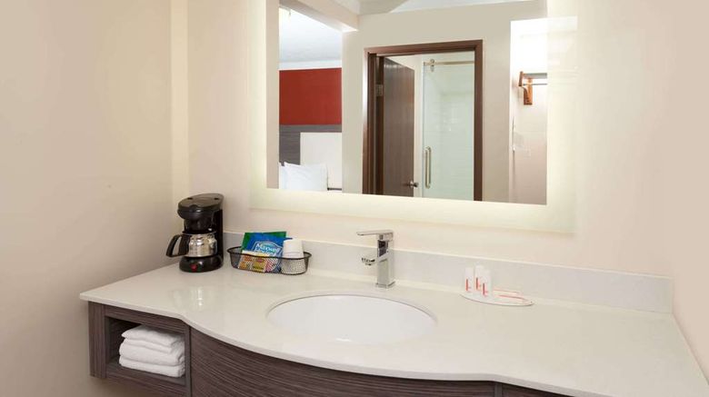 <b>Baymont Inn & Suites Chicago/Alsip Room</b>. Images powered by <a href="https://iceportal.shijigroup.com/" title="IcePortal" target="_blank">IcePortal</a>.