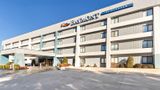Baymont Inn & Suites Arlington Exterior