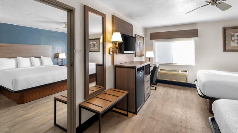 <b>Baymont Inn & Suites Arlington Suite</b>. Images powered by <a href="https://iceportal.shijigroup.com/" title="IcePortal" target="_blank">IcePortal</a>.
