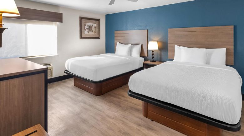 <b>Baymont Inn & Suites Arlington Suite</b>. Images powered by <a href="https://iceportal.shijigroup.com/" title="IcePortal" target="_blank">IcePortal</a>.