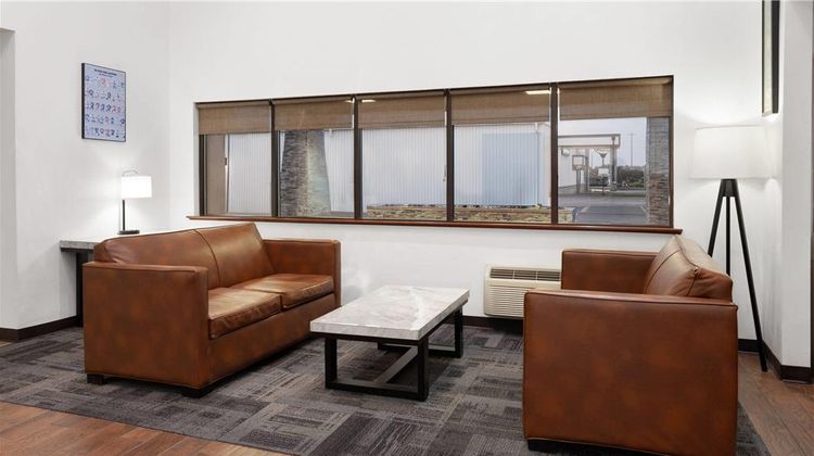 Baymont Inn & Suites Green Bay Lobby