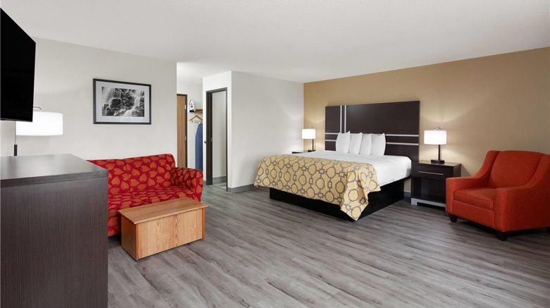 <b>Baymont Inn & Suites Green Bay Suite</b>. Images powered by <a href="https://iceportal.shijigroup.com/" title="IcePortal" target="_blank">IcePortal</a>.