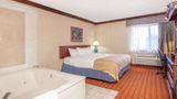 Baymont Inn & Suites Detroit/Roseville Suite