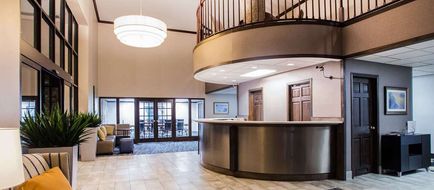 Baymont Inn & Suites Madison West Lobby