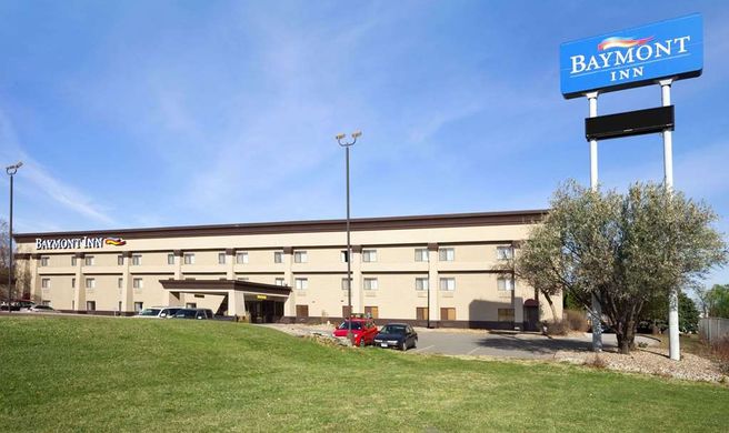 Baymont Inn & Suites Sioux Falls Exterior