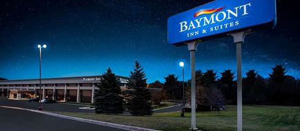 Baymont Inn & Suites Traverse City Exterior