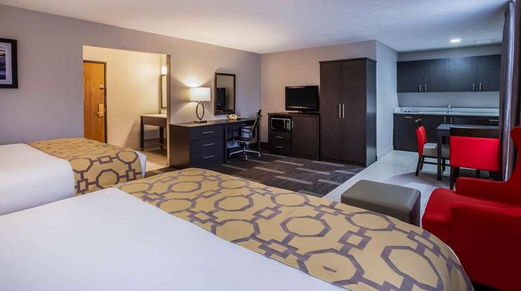 Baymont Inn & Suites Traverse City Room
